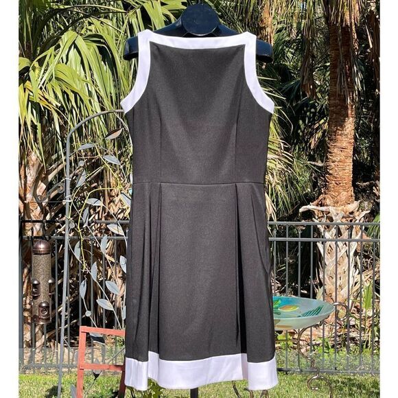 White House Black Market Sleeveless Pleated Modest Mini Size 14 - Picture 6 of 6